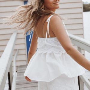 Zera Eyelet Scallop Shorts - White