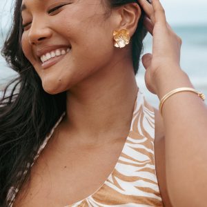 Isobel Flower Earrings - Gold