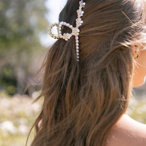 Mila Flower Hairclip - Pearl